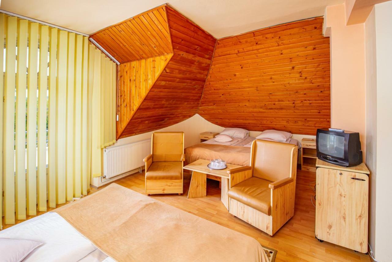 Hotel Castel Sfântu-Gheorghe Exterior foto